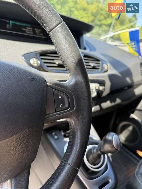 Минивэн Renault Grand Scenic 2013 в Дубно