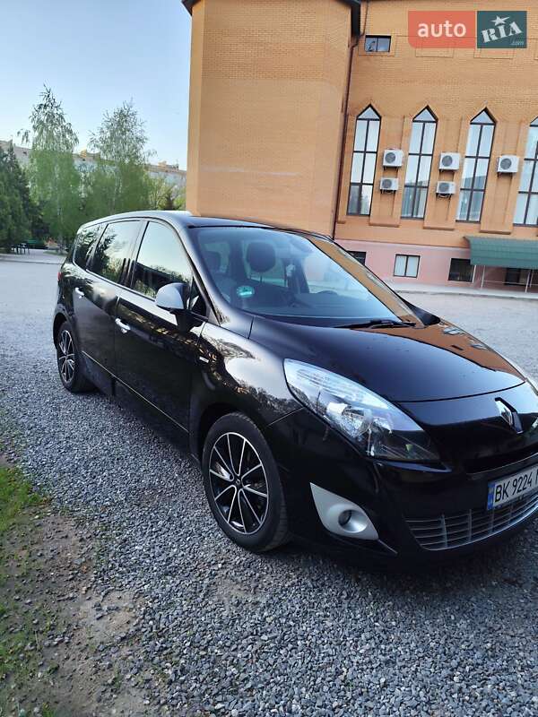 Renault Grand Scenic 2011