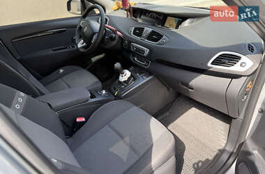 Минивэн Renault Grand Scenic 2012 в 