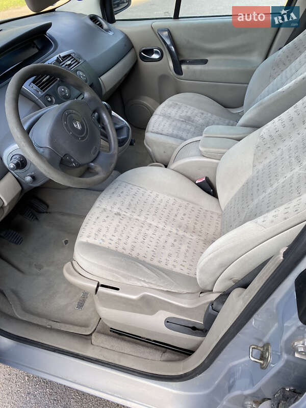 Минивэн Renault Grand Scenic 2004 в Ровно