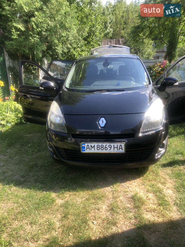 Renault Grand Scenic 2011