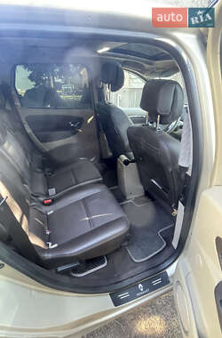 Минивэн Renault Grand Scenic 2010 в 
