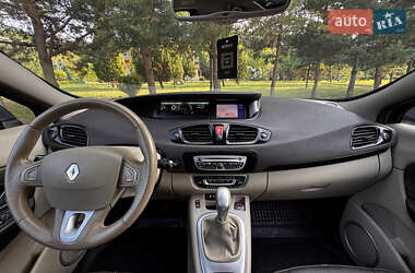 Минивэн Renault Grand Scenic 2010 в 