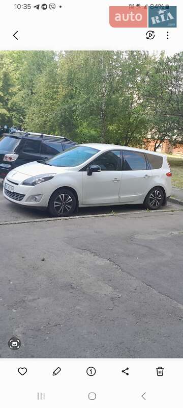 Минивэн Renault Grand Scenic 2012 в 