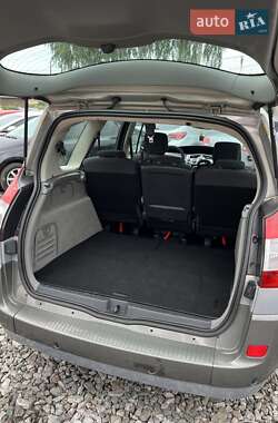 Минивэн Renault Grand Scenic 2005 в 