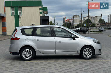 Минивэн Renault Grand Scenic 2012 в 