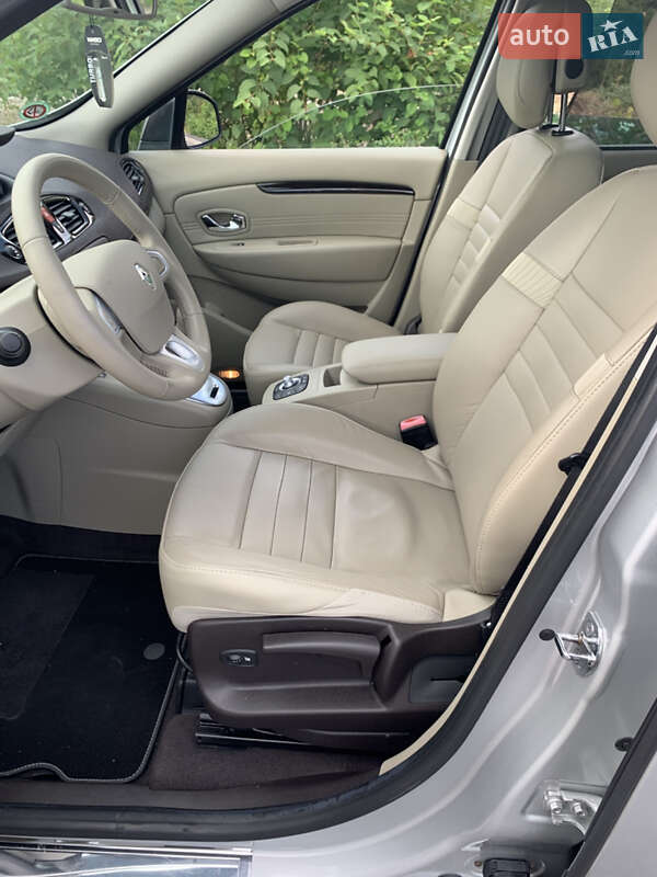 Renault Grand Scenic 2011