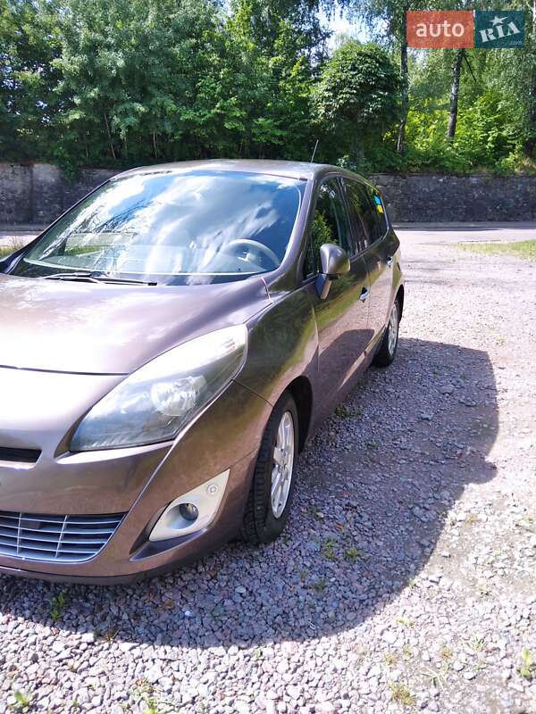 Минивэн Renault Grand Scenic 2010 в Бориславе