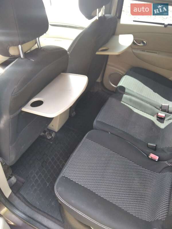 Минивэн Renault Grand Scenic 2010 в Бориславе