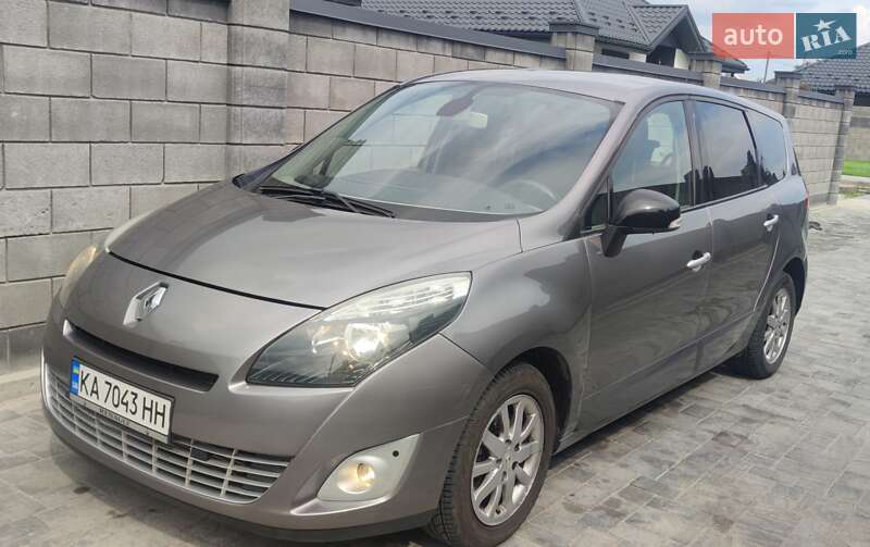 Минивэн Renault Grand Scenic 2011 в Буче