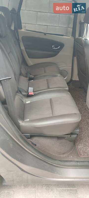 Минивэн Renault Grand Scenic 2011 в Буче