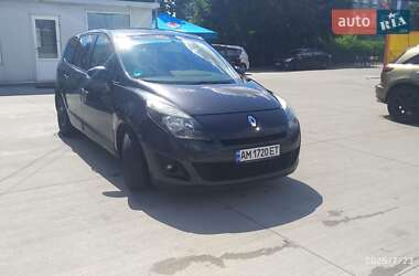 Минивэн Renault Grand Scenic 2010 в 