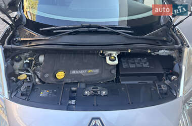 Минивэн Renault Grand Scenic 2010 в 