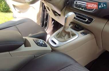 Минивэн Renault Grand Scenic 2011 в 