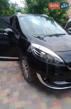 Минивэн Renault Grand Scenic 2012 в 