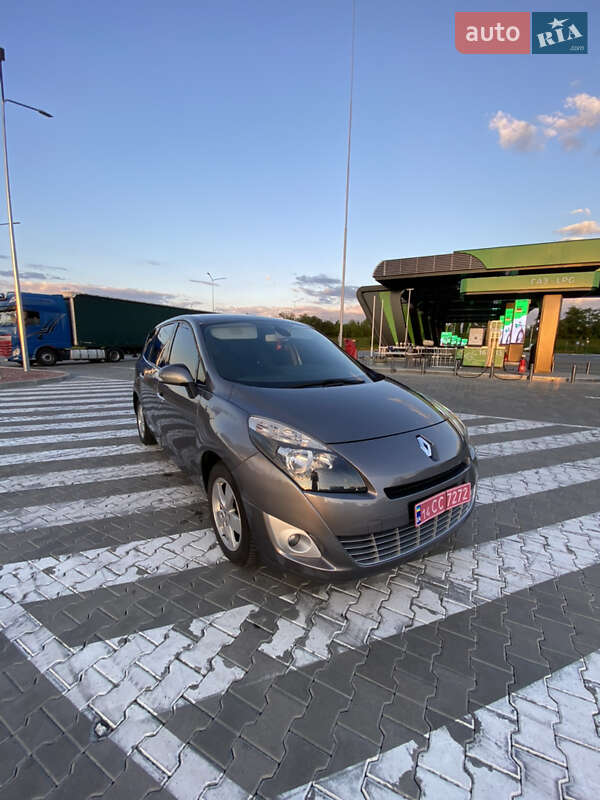 Renault Grand Scenic 2011