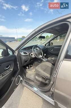 Минивэн Renault Grand Scenic 2009 в 