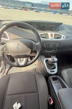 Минивэн Renault Grand Scenic 2009 в 