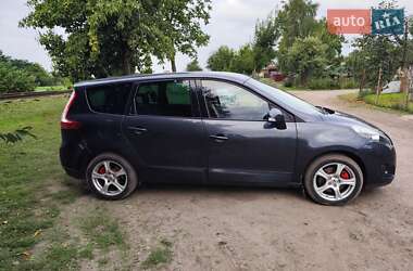 Минивэн Renault Grand Scenic 2010 в 