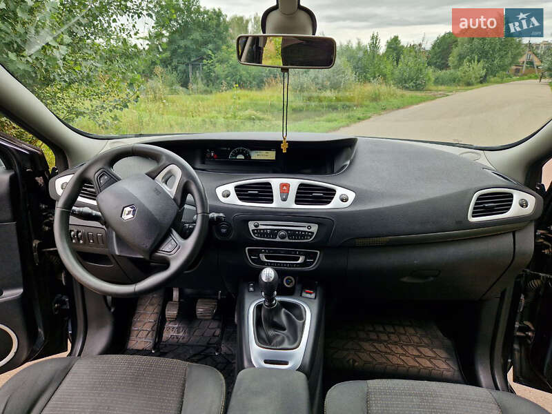 Минивэн Renault Grand Scenic 2010 в Киеве фото 16 Минивэн Renault Grand Scenic 2010 в Киеве