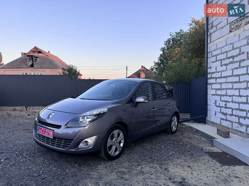 Renault Grand Scenic 2011