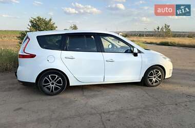 Минивэн Renault Grand Scenic 2010 в 