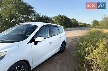 Минивэн Renault Grand Scenic 2010 в 