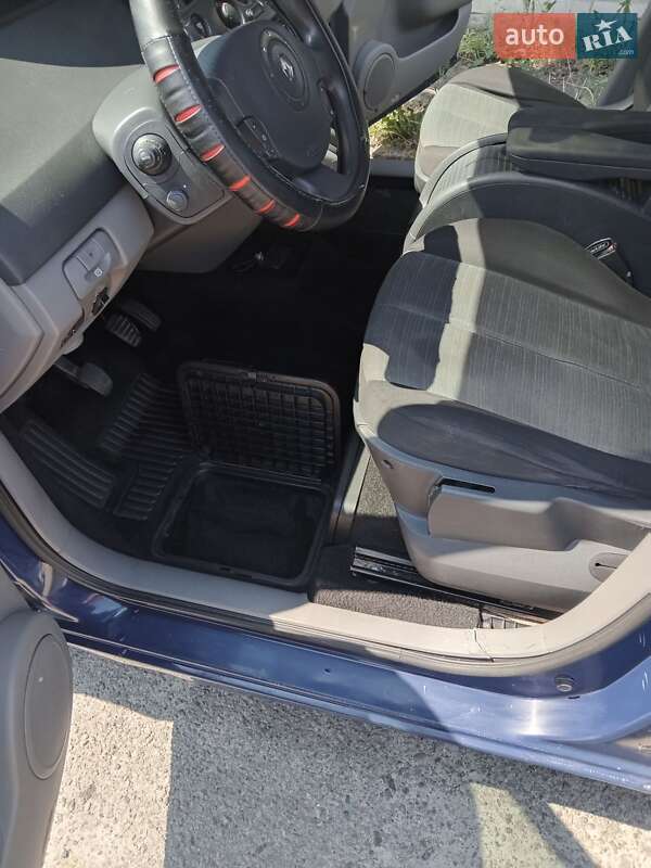 Мінівен Renault Grand Scenic 2004 в Києві