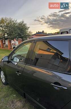 Минивэн Renault Grand Scenic 2011 в 