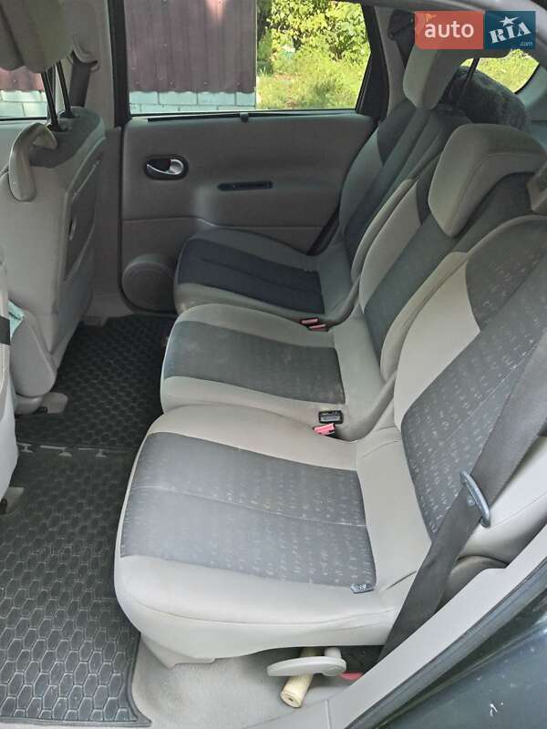 Минивэн Renault Grand Scenic 2005 в Грицеве