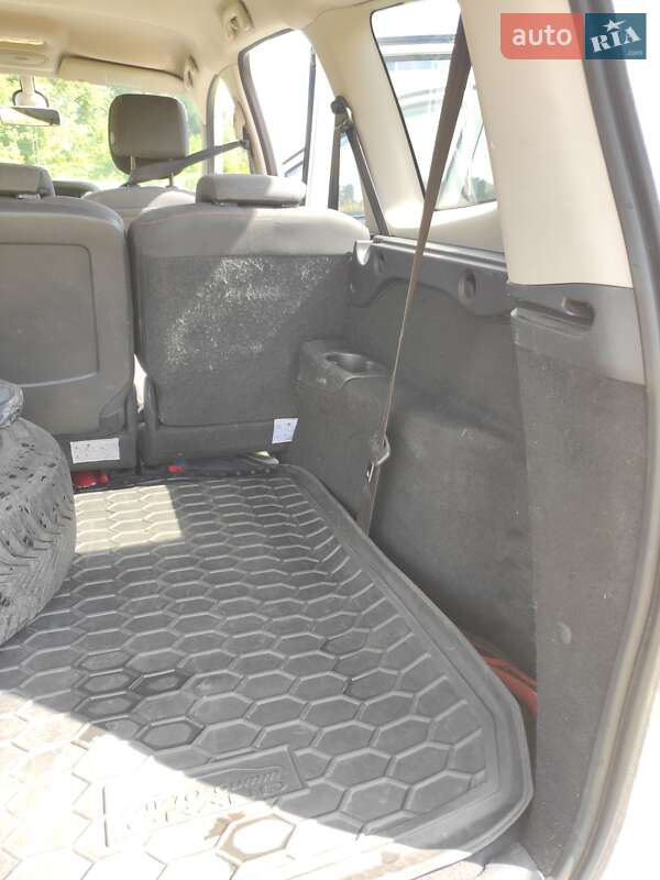 Минивэн Renault Grand Scenic 2013 в Ромнах