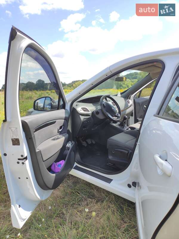 Минивэн Renault Grand Scenic 2013 в Ромнах