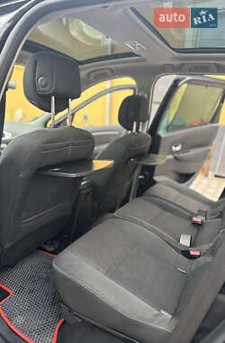 Минивэн Renault Grand Scenic 2010 в 