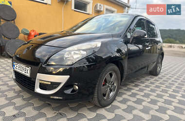 Минивэн Renault Grand Scenic 2010 в 