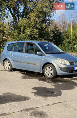 Минивэн Renault Grand Scenic 2004 в 