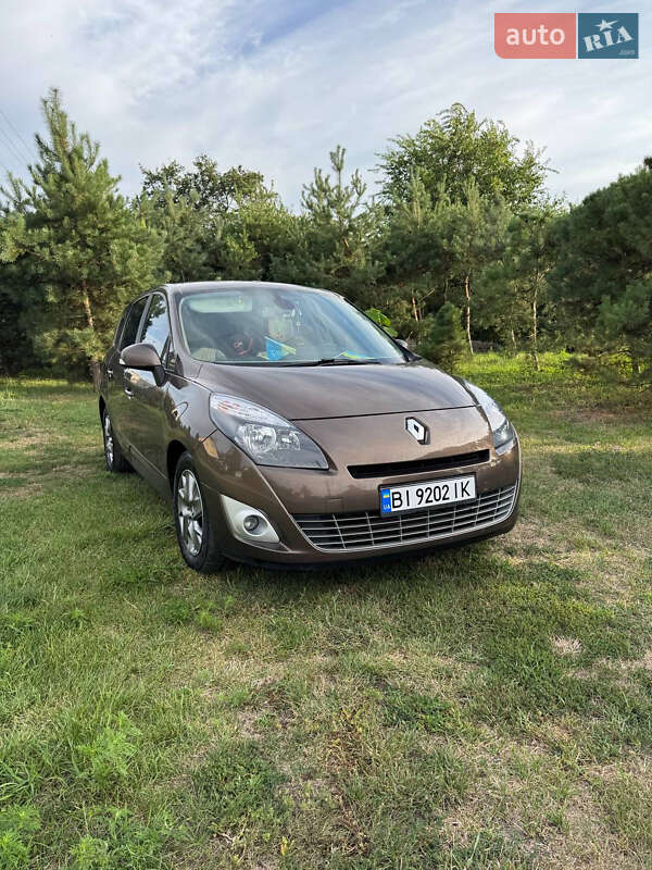 Мінівен Renault Grand Scenic 2011 в Кременчуці фото 2 Мінівен Renault Grand Scenic 2011 в Кременчуці