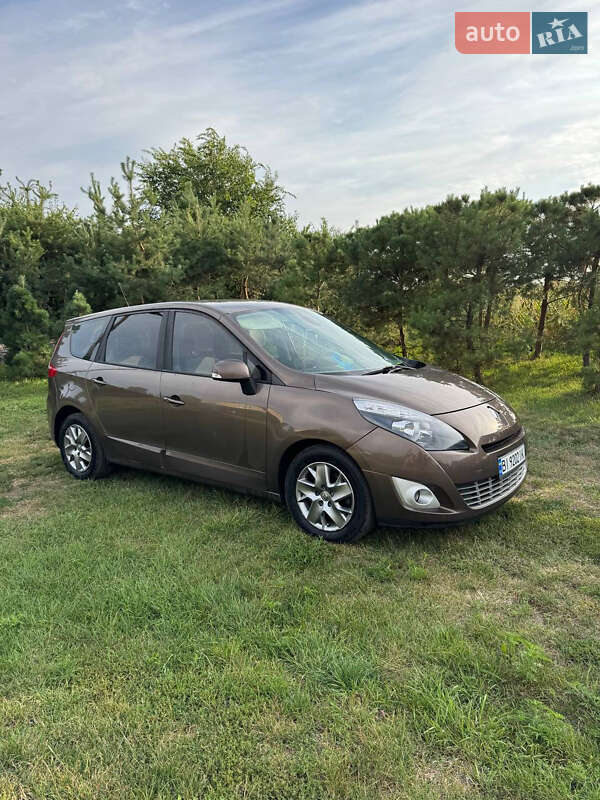 Мінівен Renault Grand Scenic 2011 в Кременчуці фото 4 Мінівен Renault Grand Scenic 2011 в Кременчуці