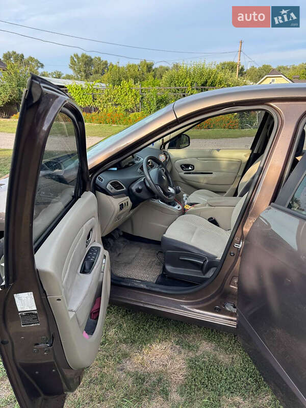 Мінівен Renault Grand Scenic 2011 в Кременчуці фото 14 Мінівен Renault Grand Scenic 2011 в Кременчуці