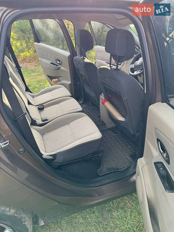 Мінівен Renault Grand Scenic 2011 в Кременчуці фото 19 Мінівен Renault Grand Scenic 2011 в Кременчуці