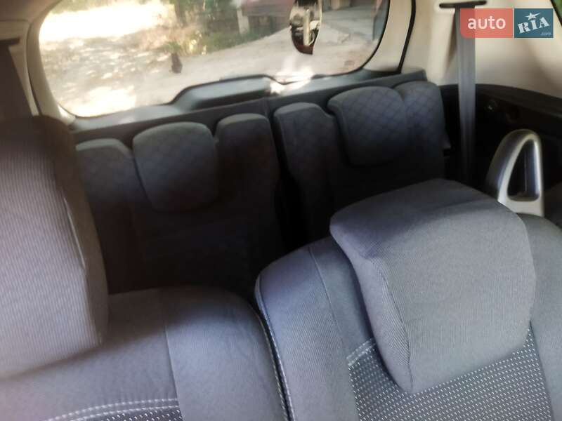 Мінівен Renault Grand Scenic 2010 в Херсоні фото 10 Мінівен Renault Grand Scenic 2010 в Херсоні