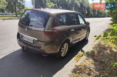 Минивэн Renault Grand Scenic 2011 в 