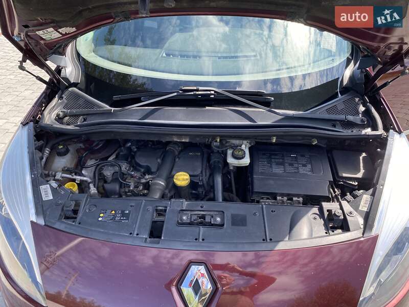 Минивэн Renault Grand Scenic 2013 в Староконстантинове