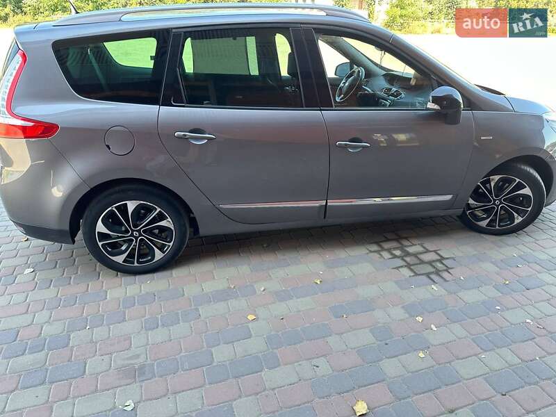 Минивэн Renault Grand Scenic 2016 в Коростене