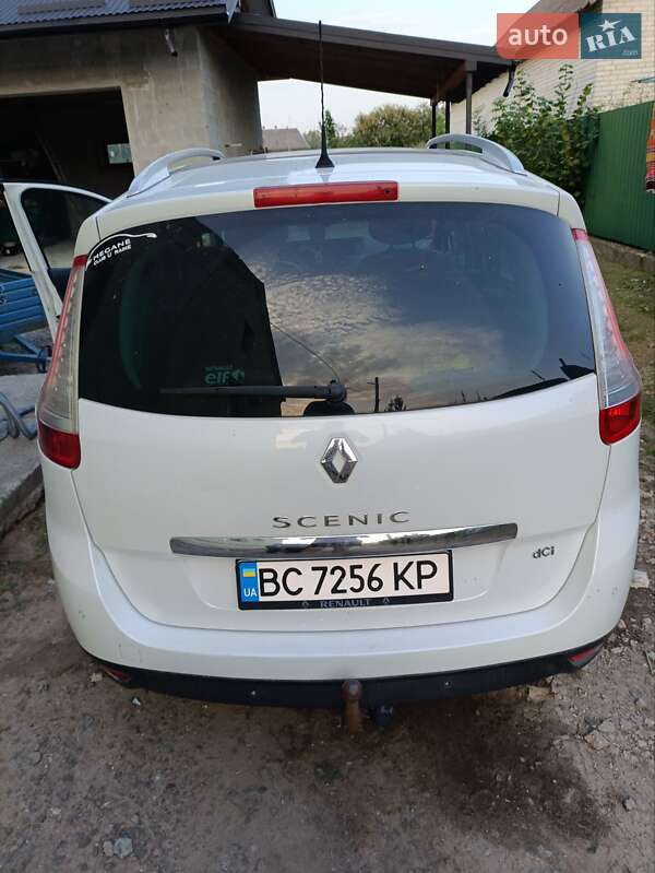 Мінівен Renault Grand Scenic 2015 в Пустомитах