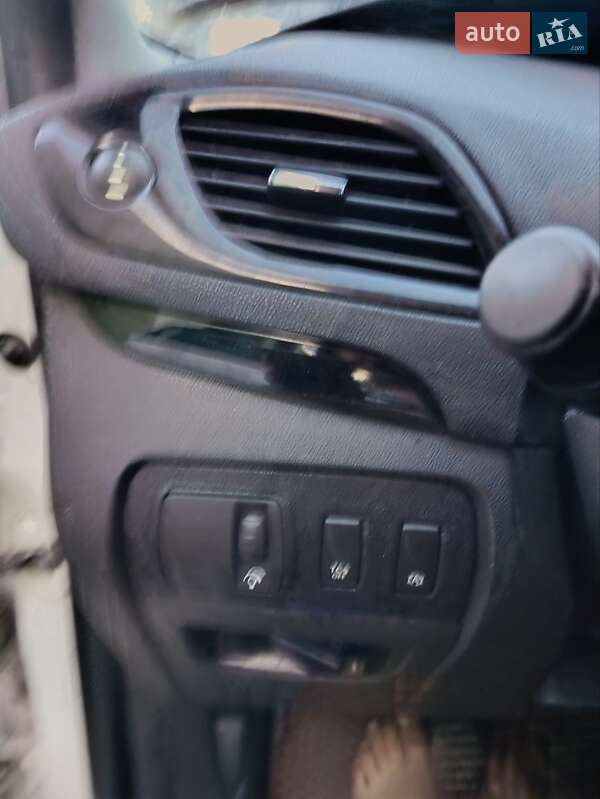 Мінівен Renault Grand Scenic 2015 в Пустомитах