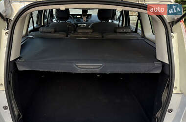 Минивэн Renault Grand Scenic 2012 в 