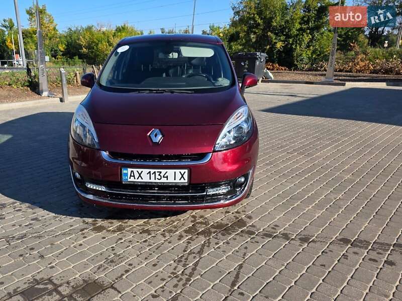 Renault Grand Scenic 2013