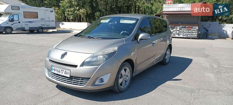 Renault Grand Scenic 2011
