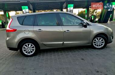 Минивэн Renault Grand Scenic 2011 в 