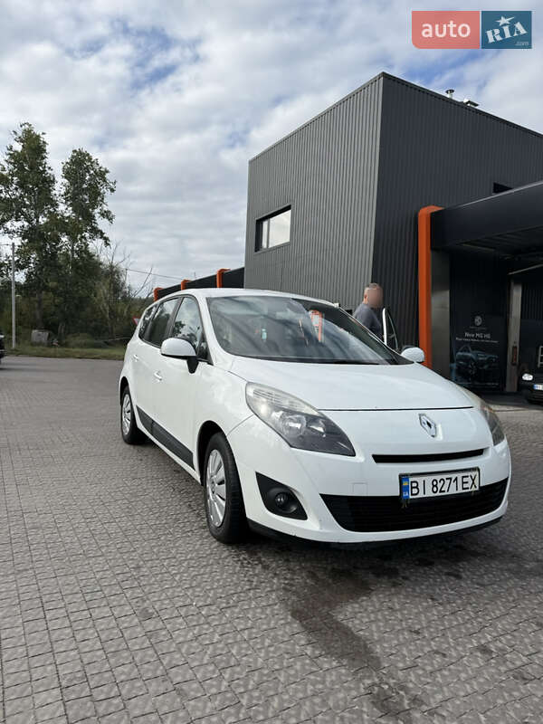 Мінівен Renault Grand Scenic 2010 в 